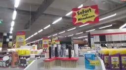 Natursekt Porno: Amateurin bläst im Baumarkt und wird bespritzt – Sexfilm